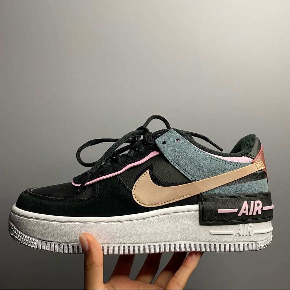 WMNS NIKE AIR FORCE 1 SHADOW.